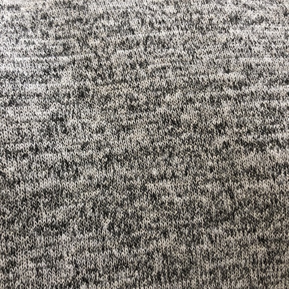 Rag and bone v neck top. - Picture 3 of 4